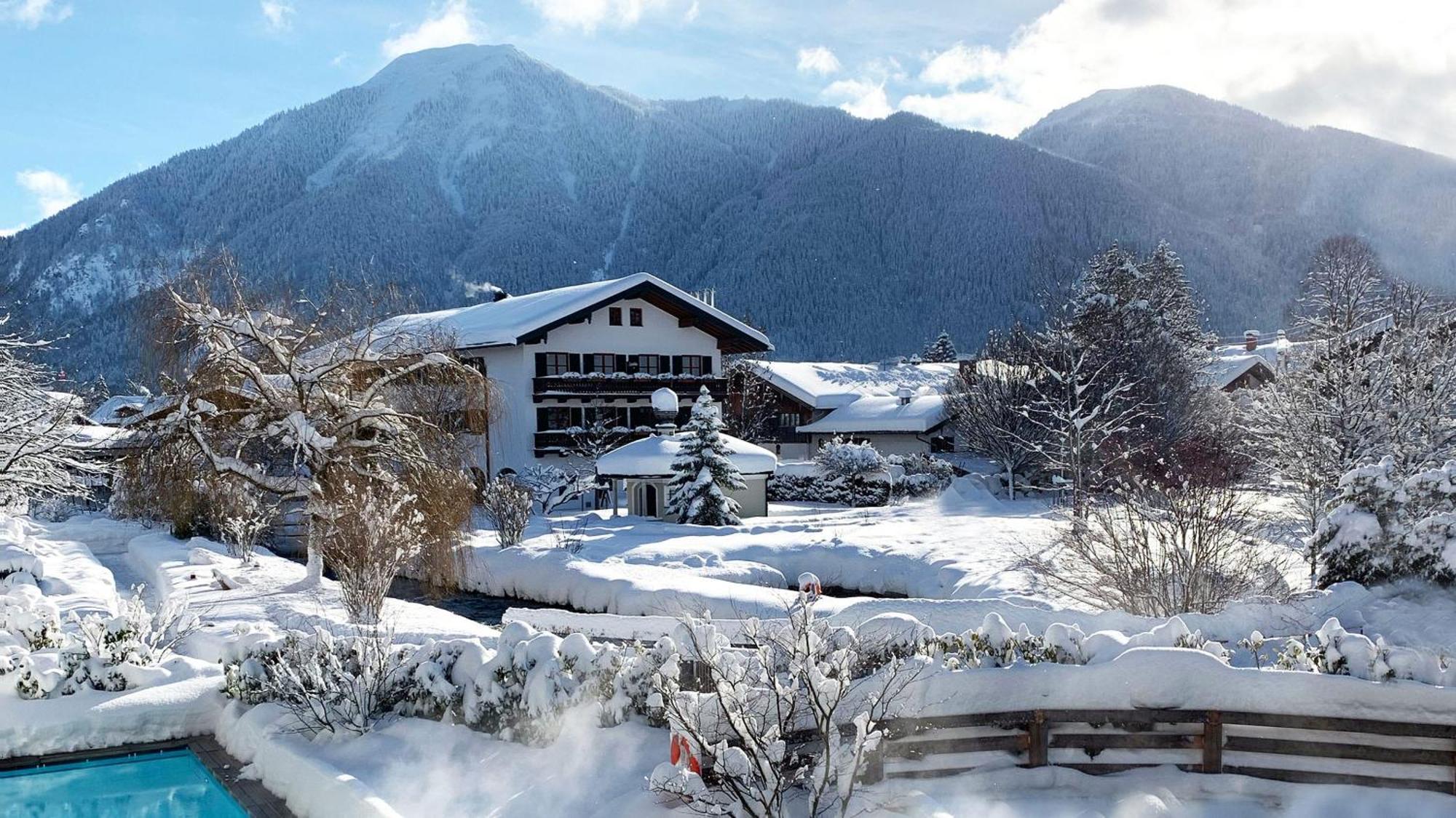 Spa & Resort Bachmair Weissach, Luxury Family Resort Rotta Екстериор снимка